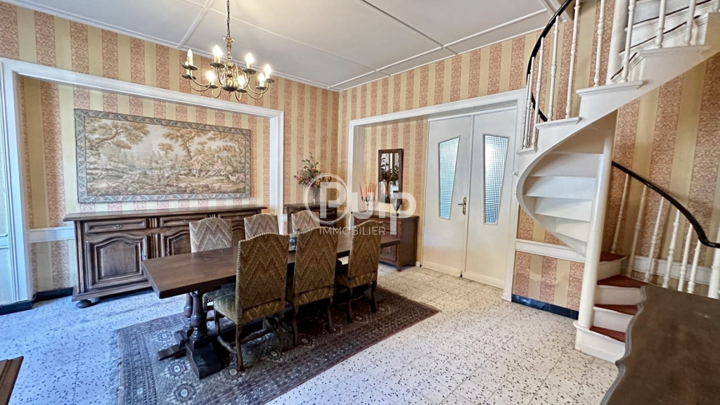 Maison 9 pièces 121 m² · à Bruay-la-Buissière · 121 m² · 64 900 €