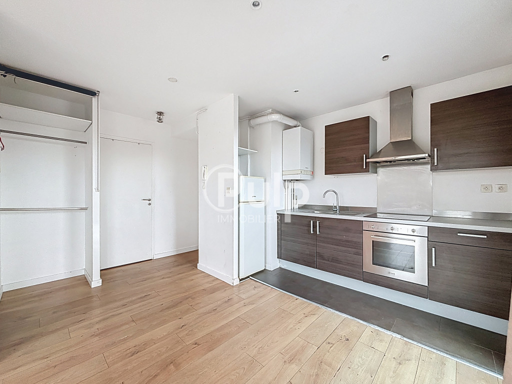Appartement T2 dernier étage avec parking et balcon -- Valenciennes Le vignoble
