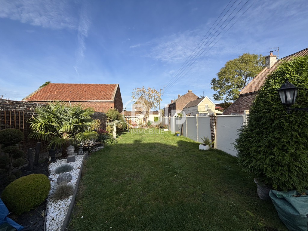 Maison familiale avec local commercial