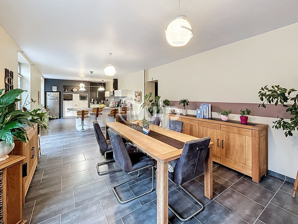 Grande maison familiale de 227 m² avec studio et dépendances