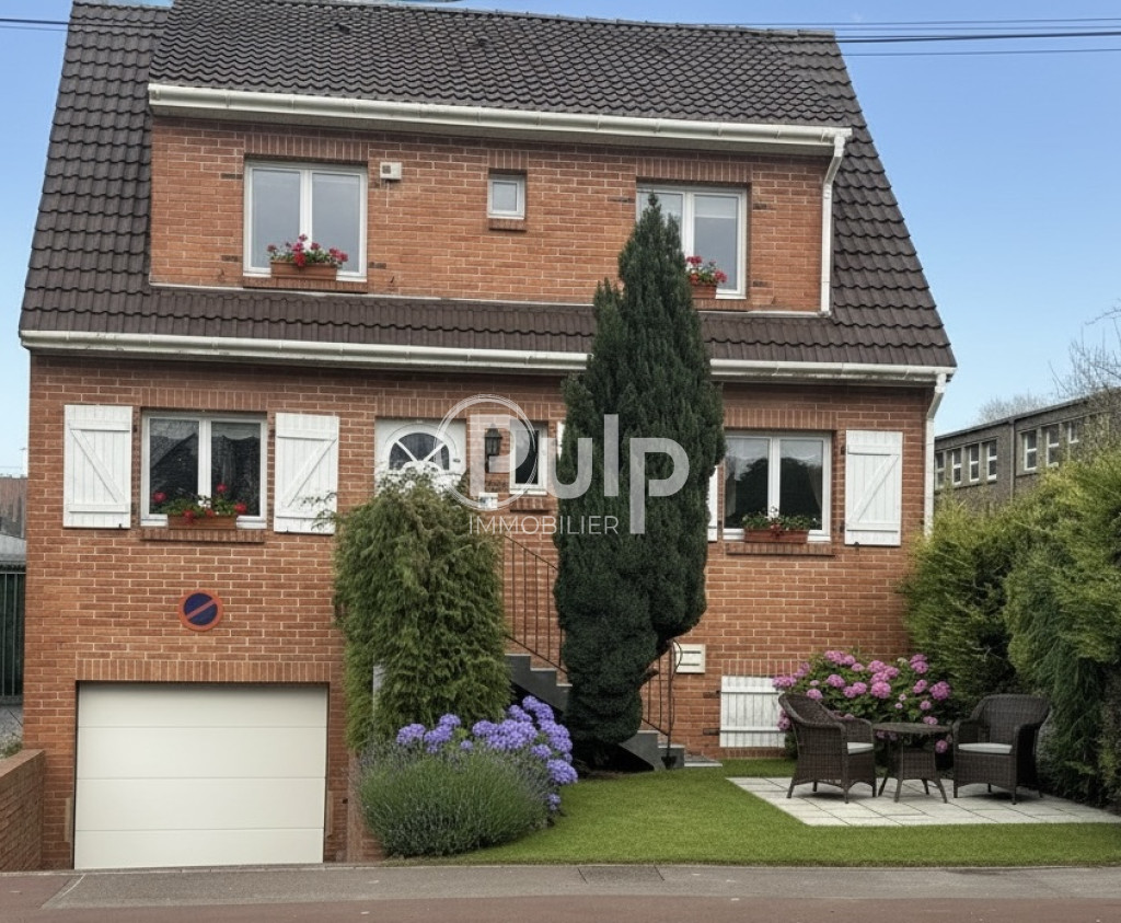 Grande maison individuelle et familiale - Semi plain pied - Beau jardin  -Sous sol complet