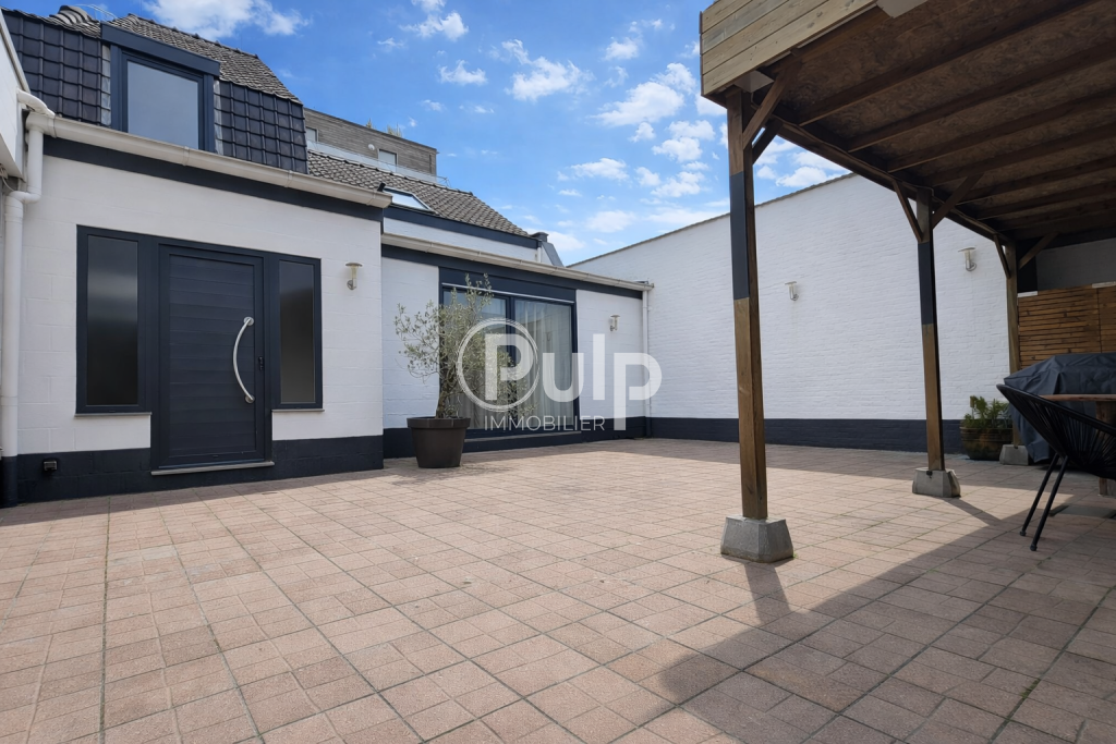 Pavillon semi individuel avec un appartement
