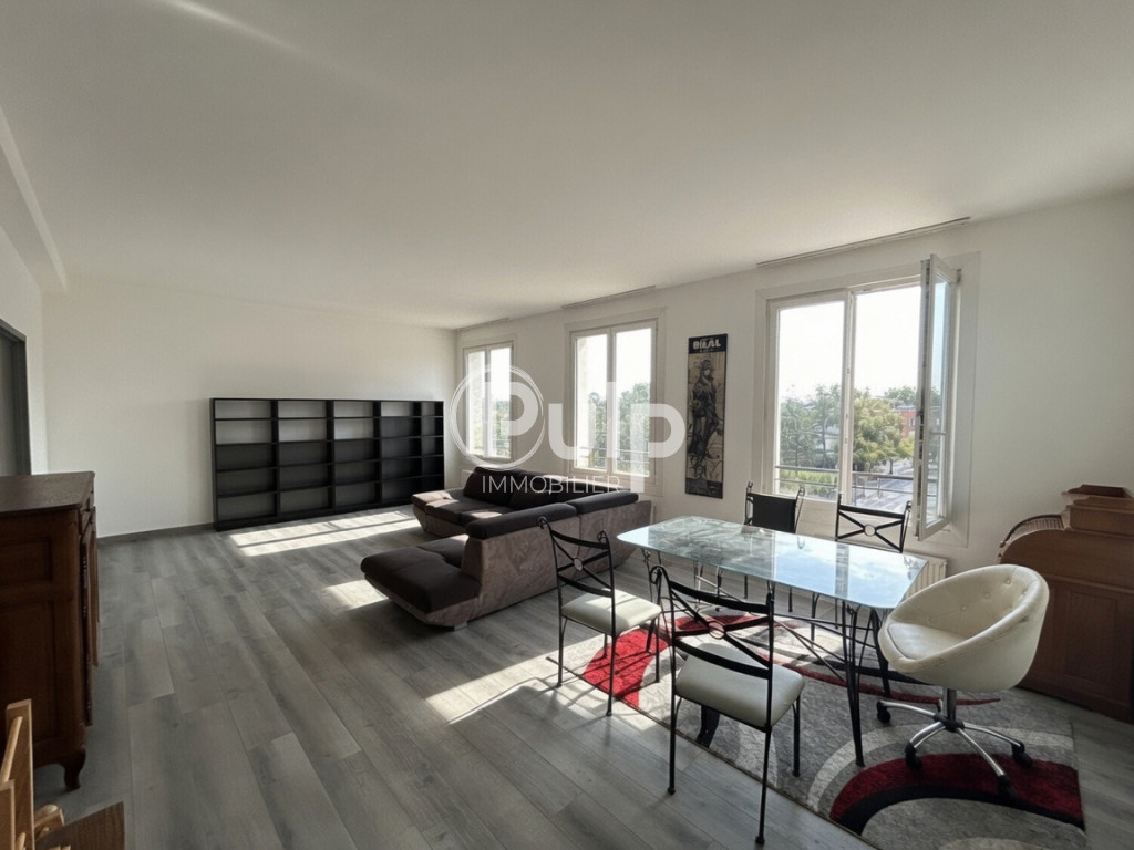 Appartement 2ch, face à la gare
