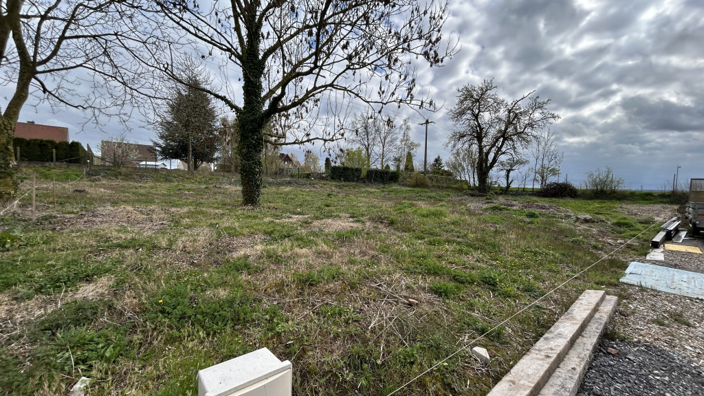 Terrain 1168 m² · à Méricourt · 104 900 €