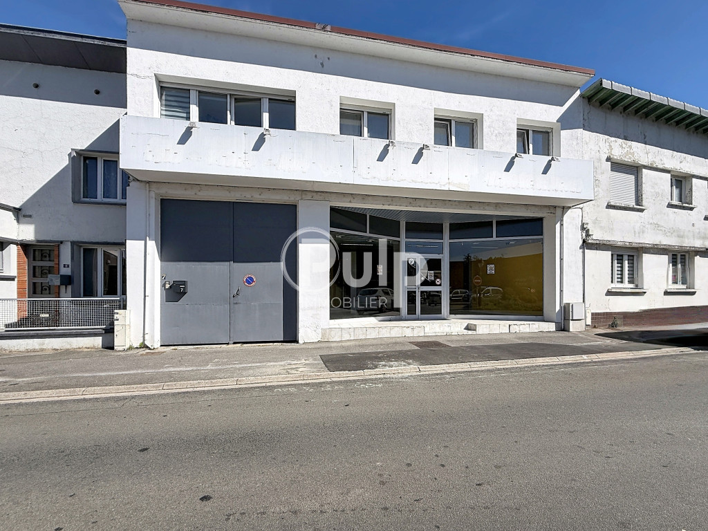 Local commercial, appartement et hangar – Centre-ville de Frévent
