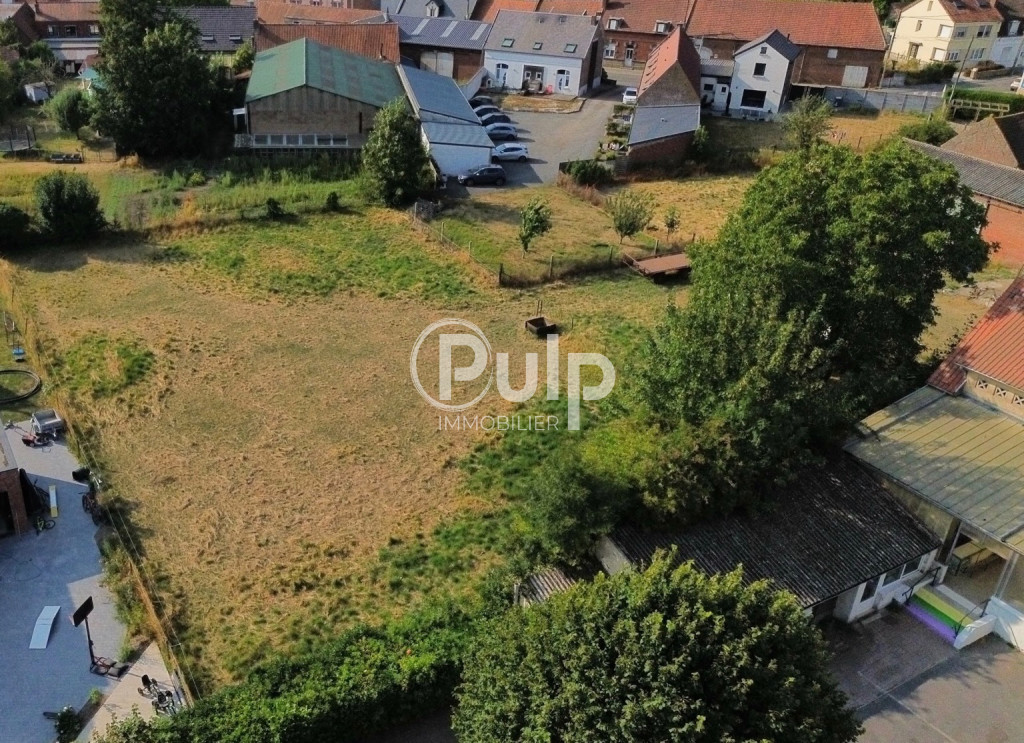 Neuville-Saint-Vaast, magnifique terrain de plus de 2000m2 au coeur du village