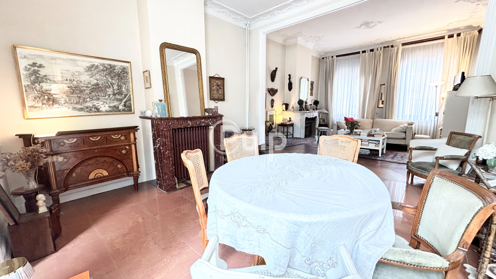 Maison bourgeoise, 150m2 , 4 chambres +bureau , jardin , garage