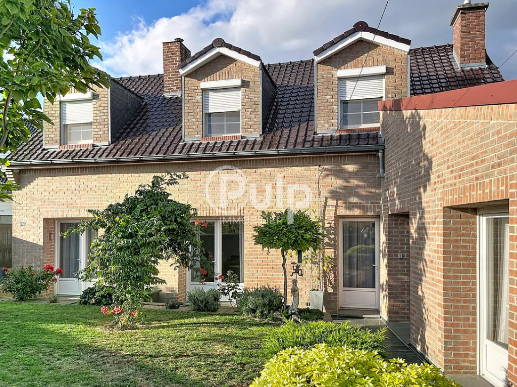 Bien d’exception – Double habitation, parc boisé  et plan d’eau rare sur le secteur !