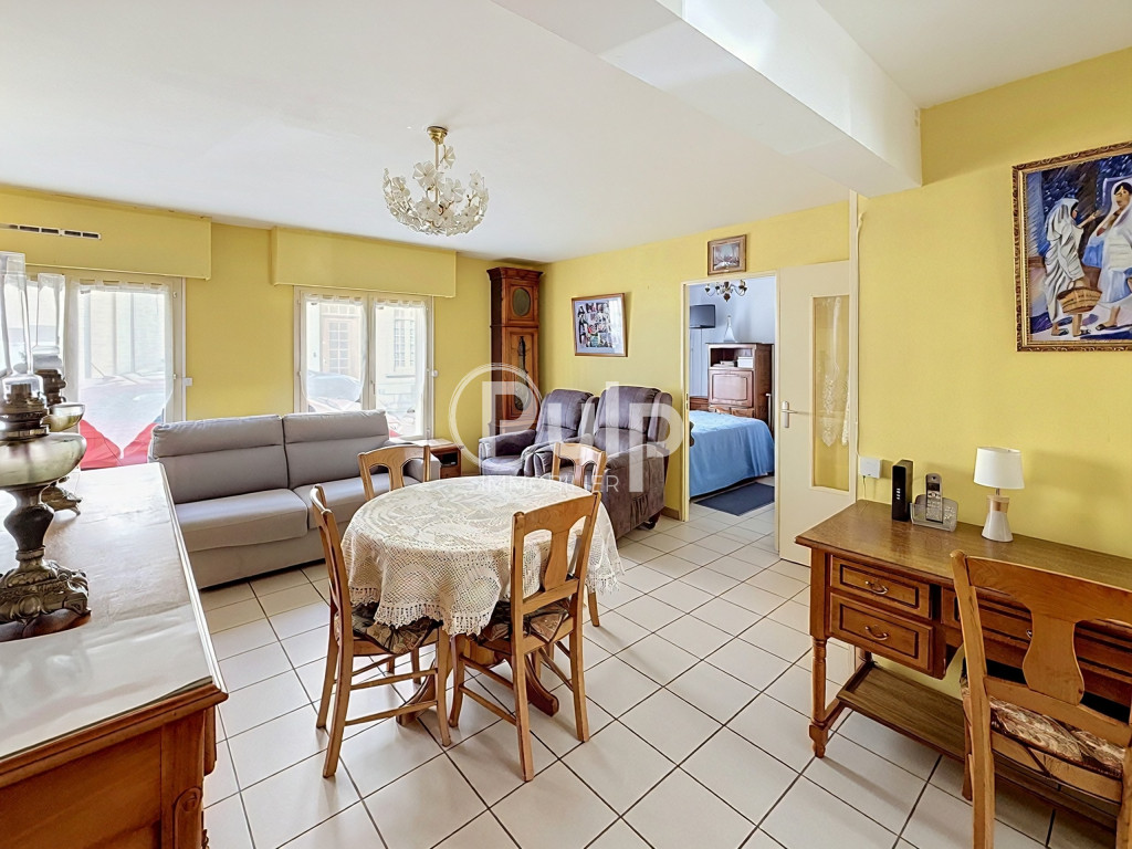 Appartement 3 pièces de plain-pied avec garage – Résidence sécurisée – Centre-ville de Hesdin-la-Forêt