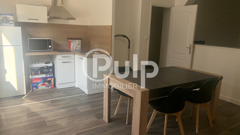 Tres beau studio meuble entierement renove centre ville de Lens